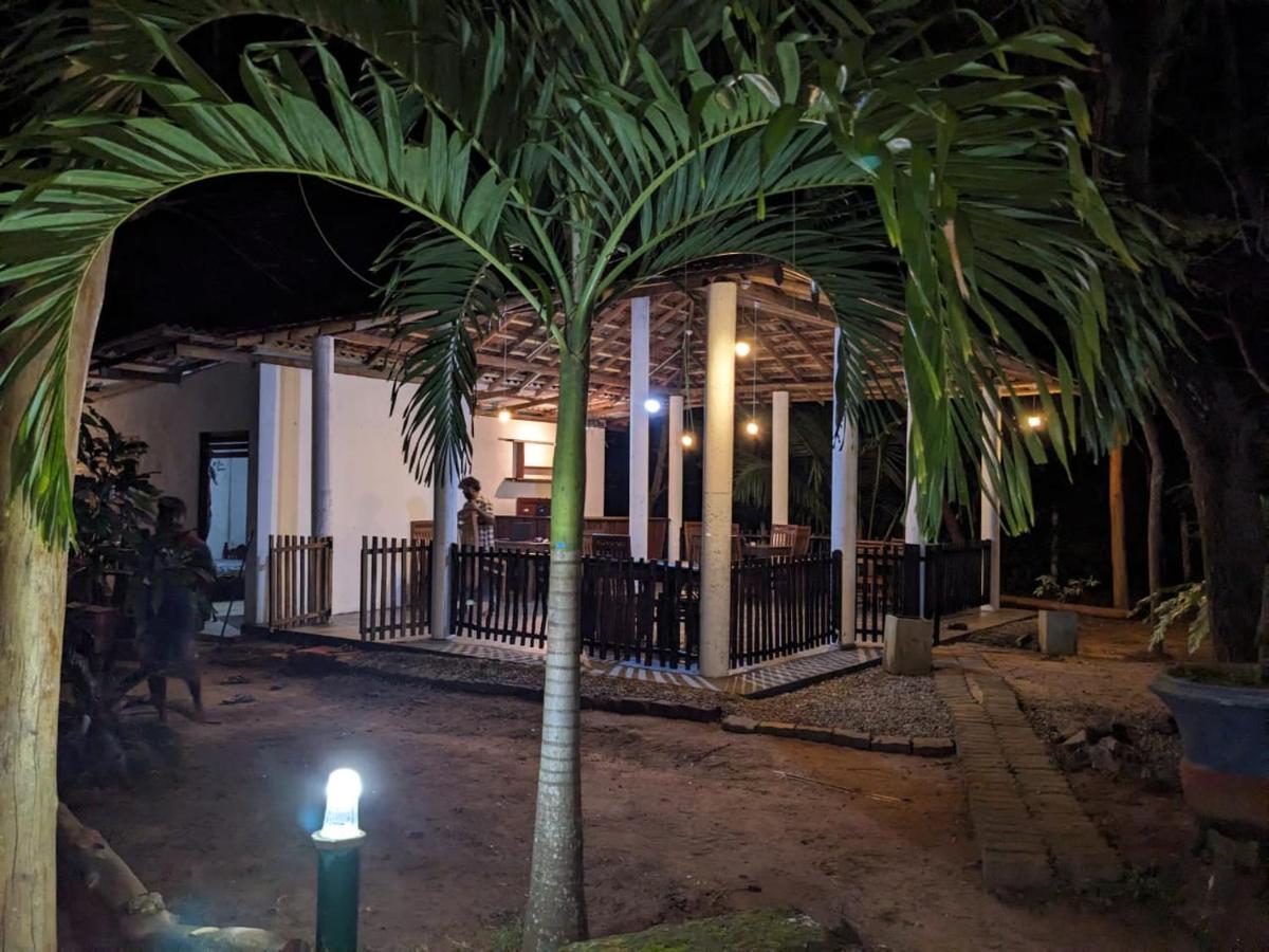 Silent Cabana And Restaurant Marakolliya, Tangalle Eksteriør bilde