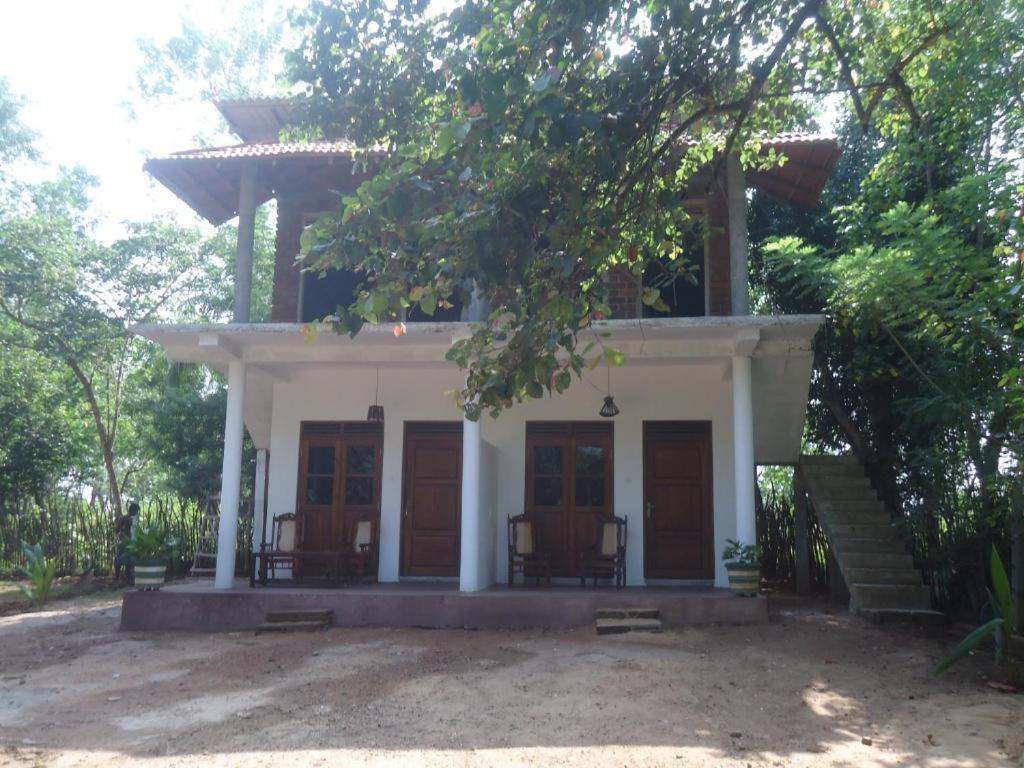 Silent Cabana And Restaurant Marakolliya, Tangalle Eksteriør bilde