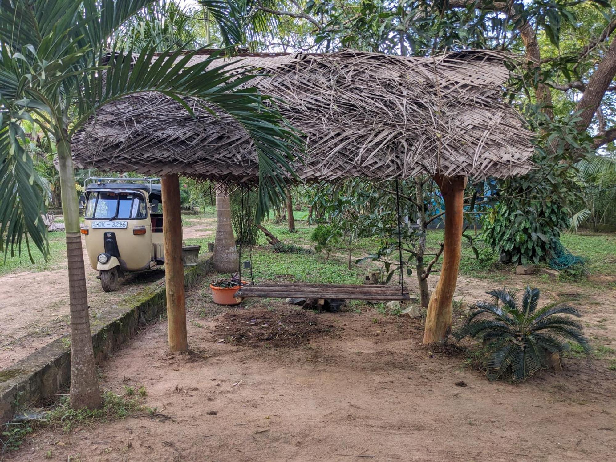 Silent Cabana And Restaurant Marakolliya, Tangalle Eksteriør bilde